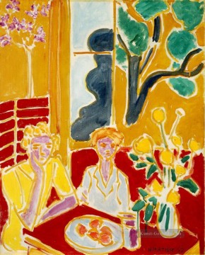 Zwei Mädchen in einem gelben und roten Interieur 1947 abstrakten Fauvismus Henri Matisse Ölgemälde